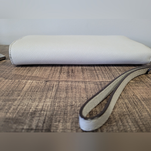 Michael Kors wristlet wallet - Picture 9 of 10